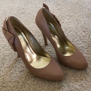 Charles David nude pumps